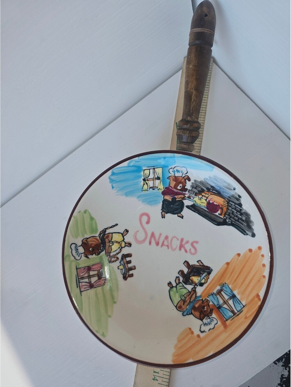 Vintage Ceramic Skillet Wall Plaque Three Little Pigs Chef Snacks Wooden Handle